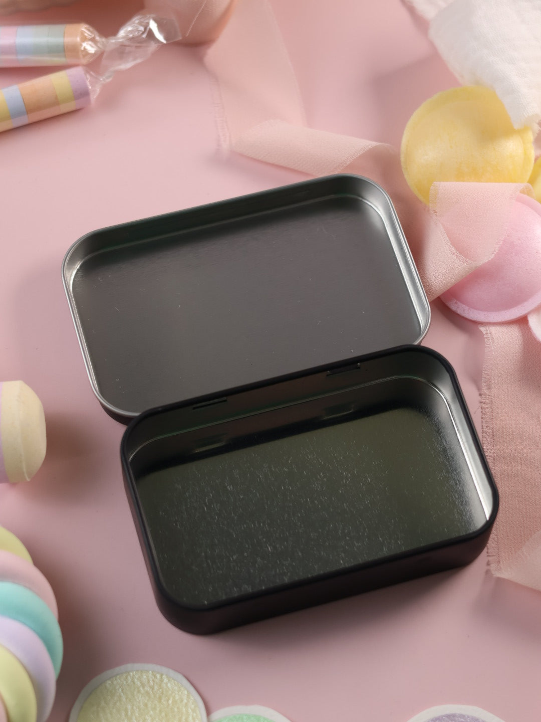 Medium metal box with 12 magnets for buckets