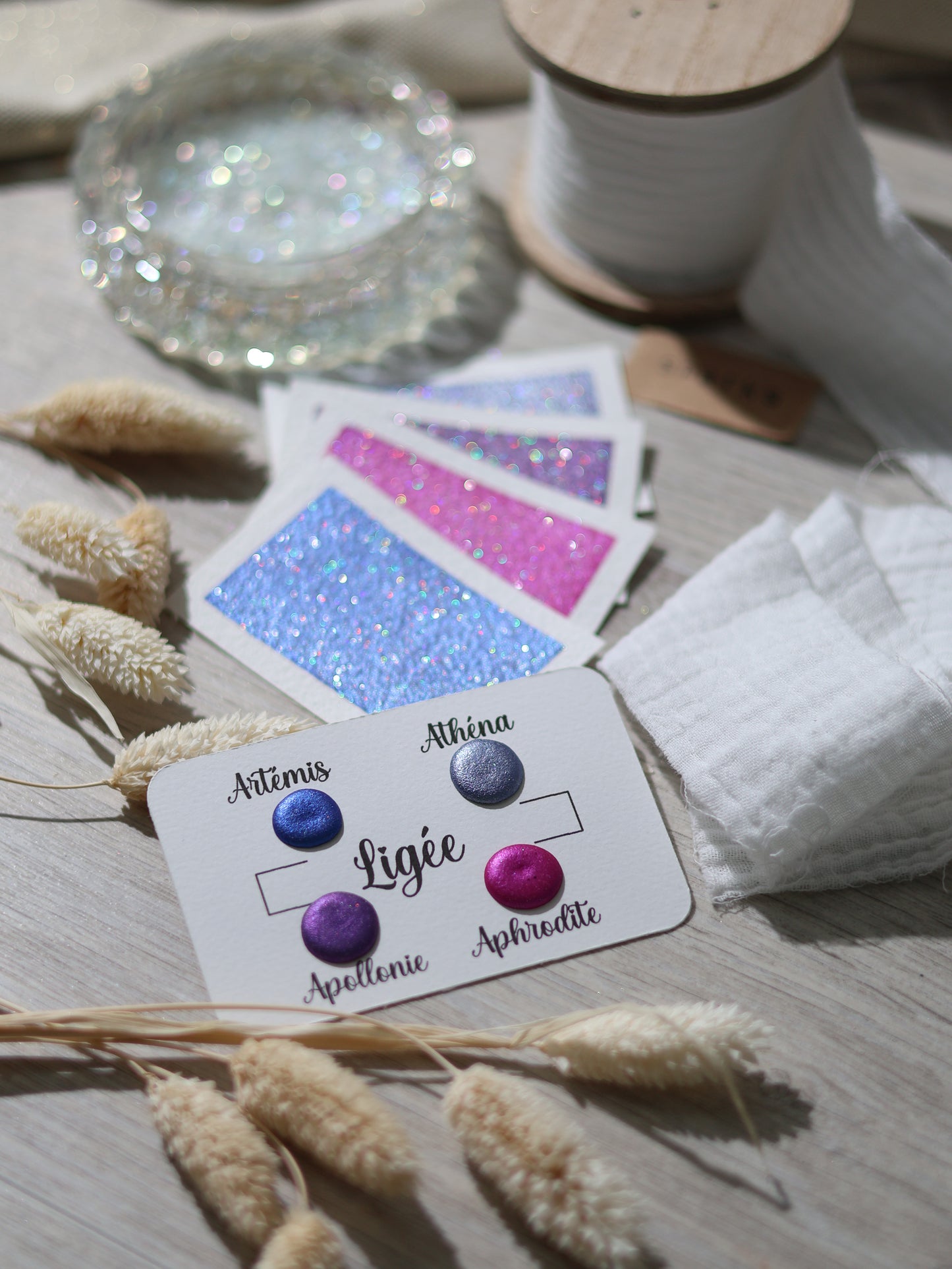 Ligée | Dot card 4 aquarelles pailletées rose, bleu, gris et violet | aquarelles artisanales | fabriqué en France | paillette holographique