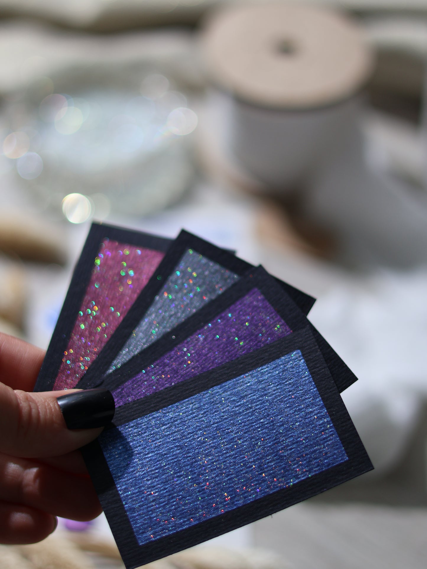 Ligée | Dot card 4 aquarelles pailletées rose, bleu, gris et violet | aquarelles artisanales | fabriqué en France | paillette holographique