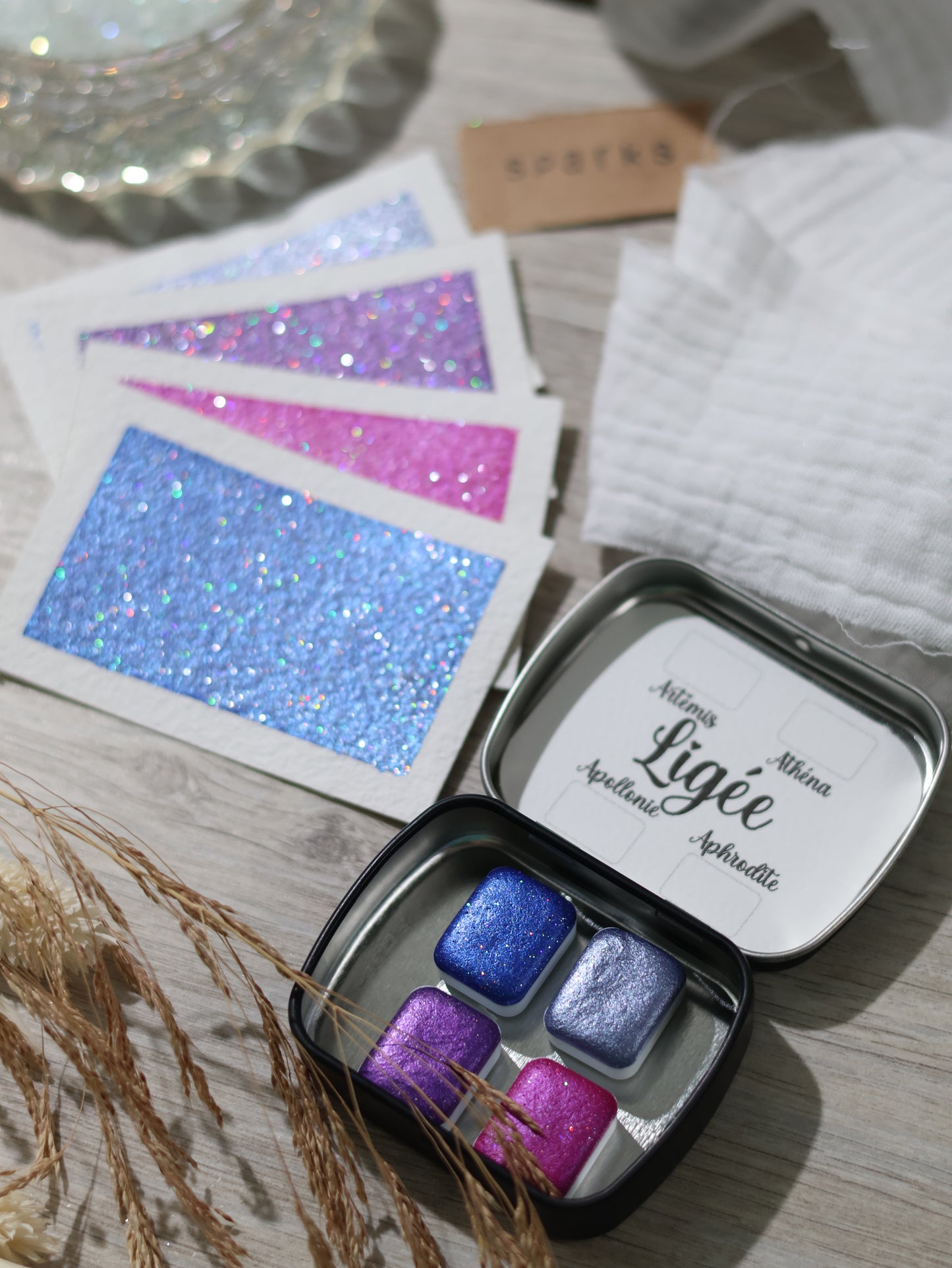 Ligée | 4 aquarelles pailletées rose, bleu, gris et violet | aquarelles artisanales | fait à la main | paillette holographique | coloriage