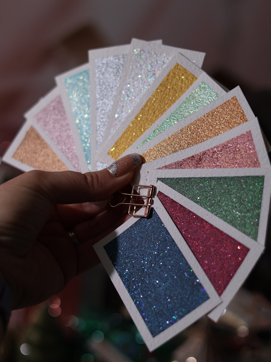 🎄✨ Lueurs du monde – 12 godets d’aquarelle à effets | Noël 2025 | aquarelle métallisées et pailletées | aquarelle artisanat | cadeau Noël artiste peintre