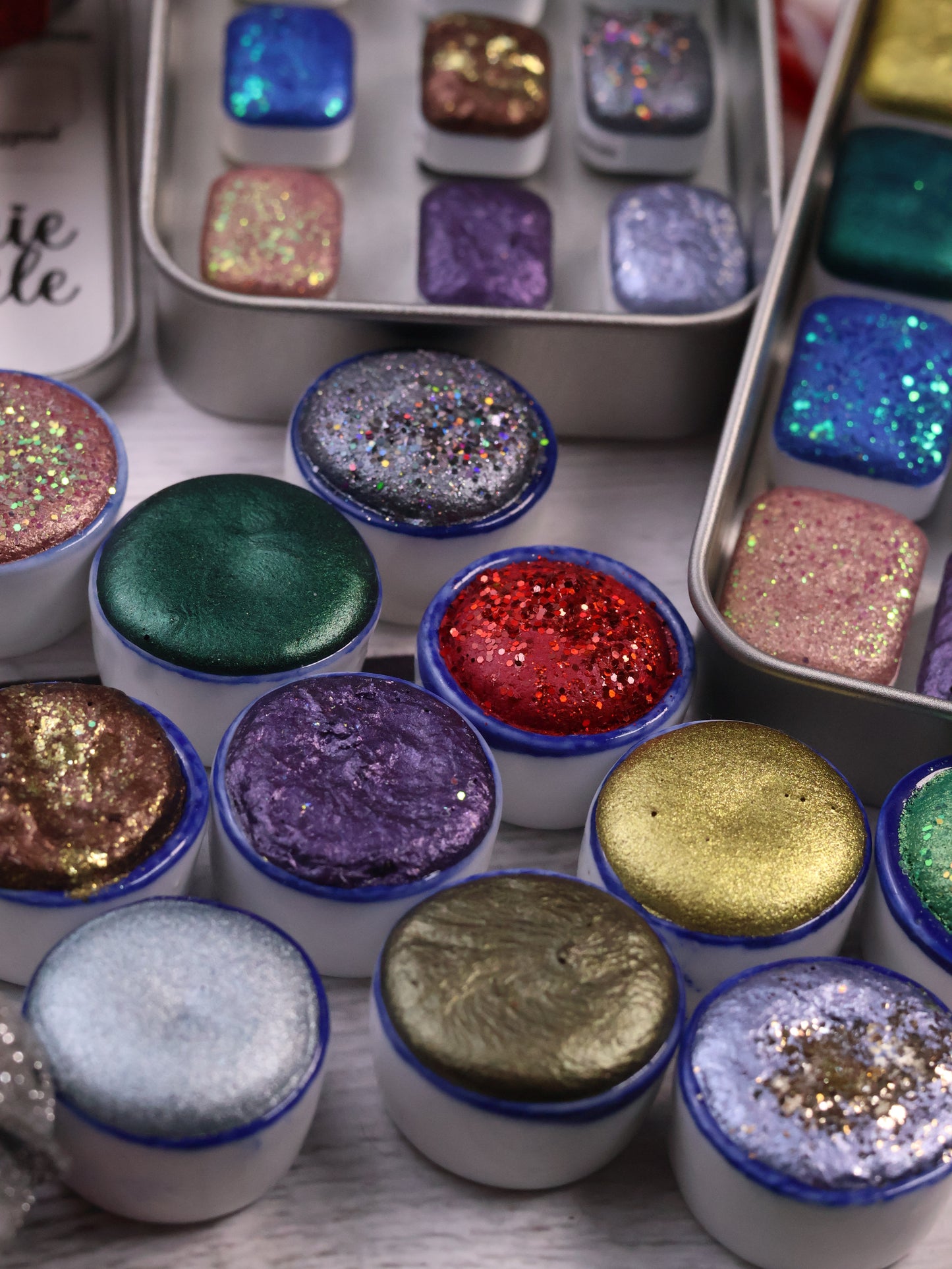 Symphonie hivernale - 12 godets céramiques d'aquarelle à effets | Noël 2024 | aquarelle métallisées et pailletées | aquarelle artisanat | cadeau Noël