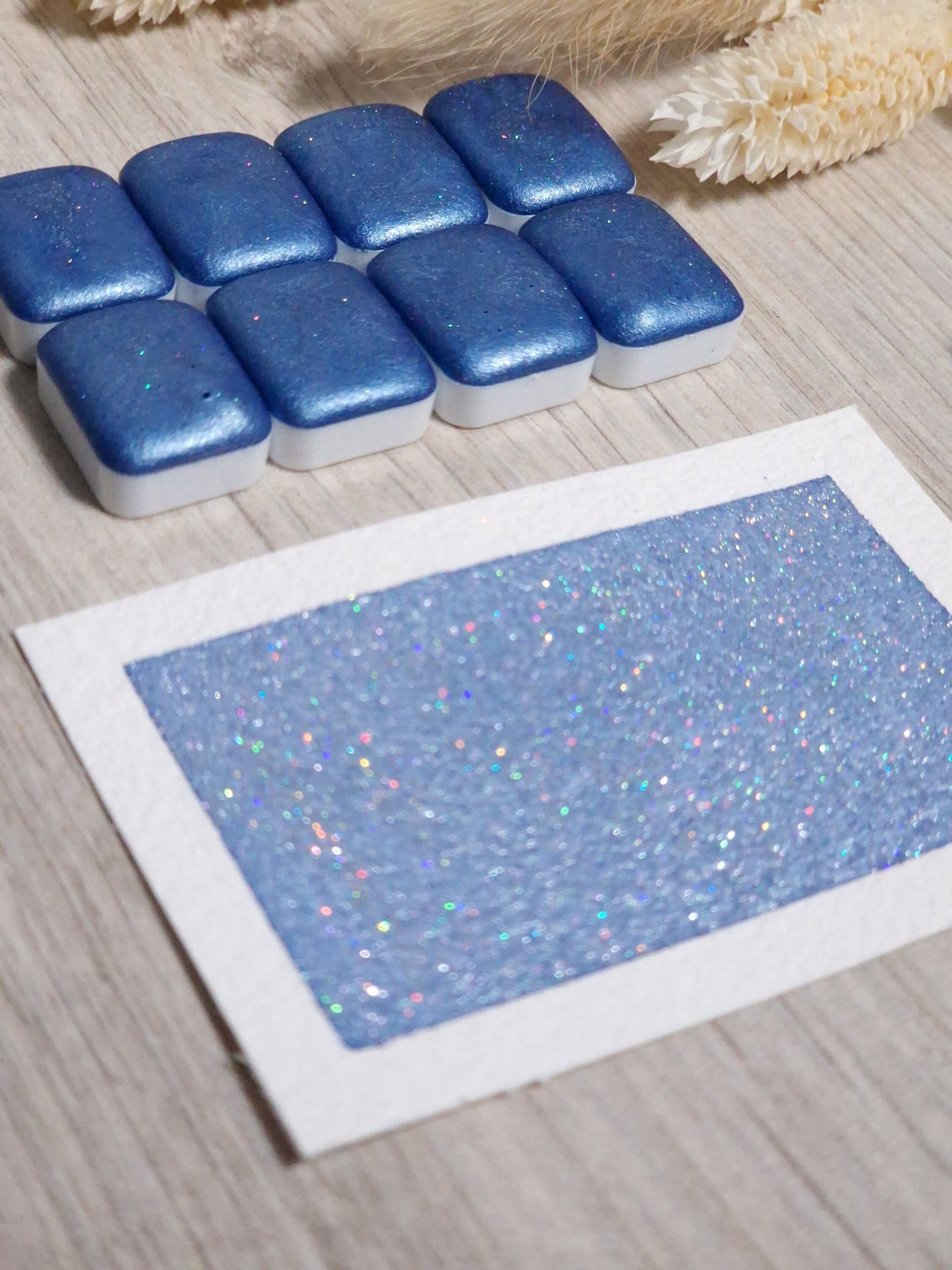 Izzy | Quart de godet d'aquarelle pailletée | aquarelle holographique bleue | aquarelle scintillante bleue| fabriquée à la main