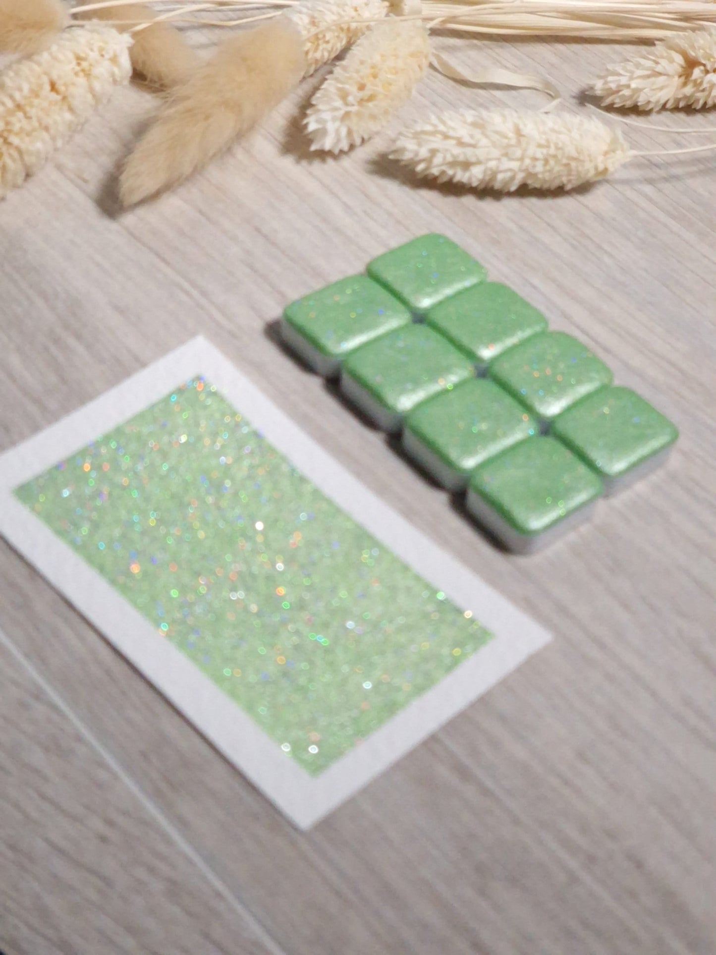 Minty | Godet d'aquarelle pailletée | aquarelle holographique verte | aquarelle scintillante verte | fabriquée à la main | artiste cadeau
