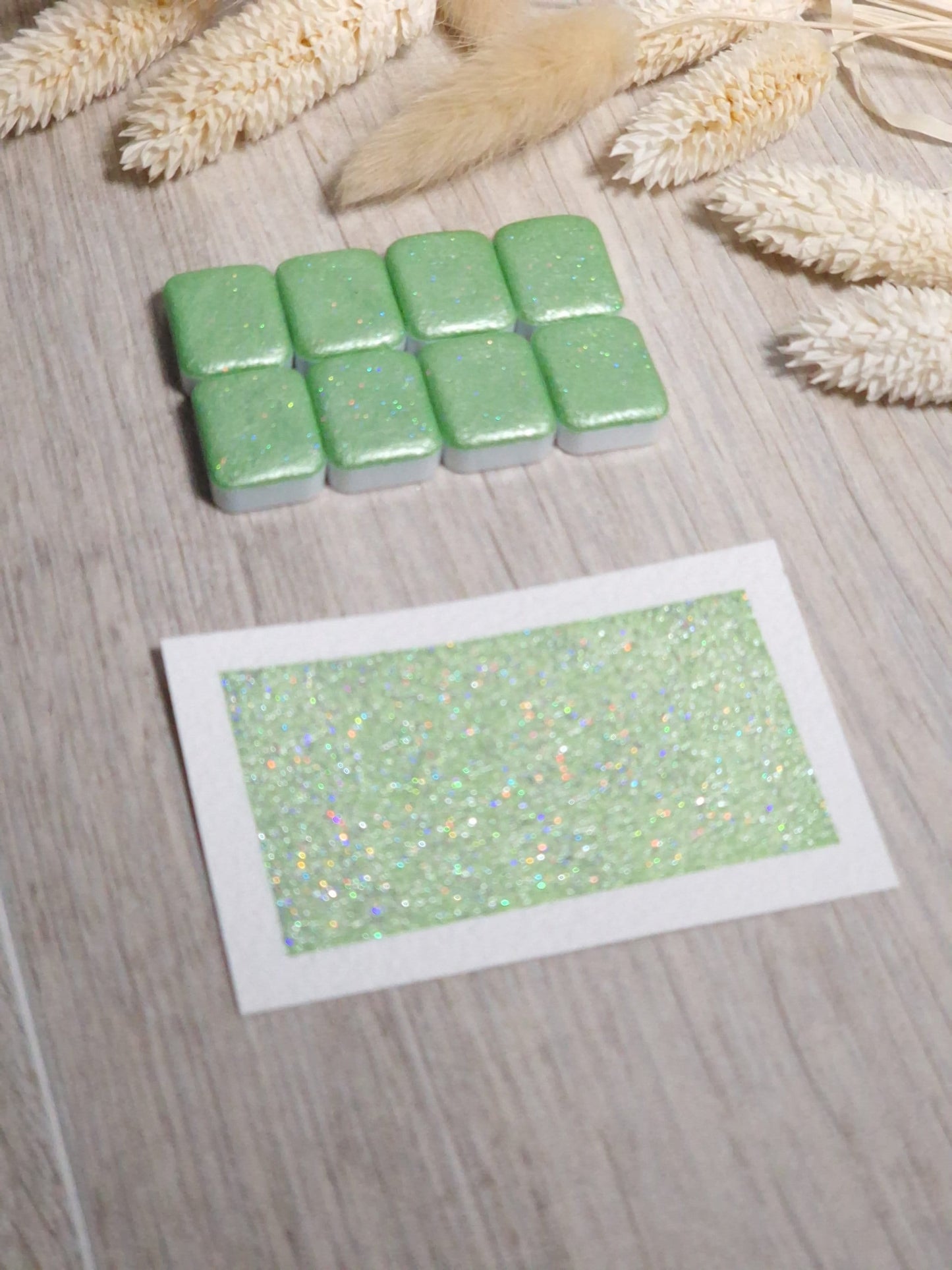 Minty | Godet d'aquarelle pailletée | aquarelle holographique verte | aquarelle scintillante verte | fabriquée à la main | artiste cadeau