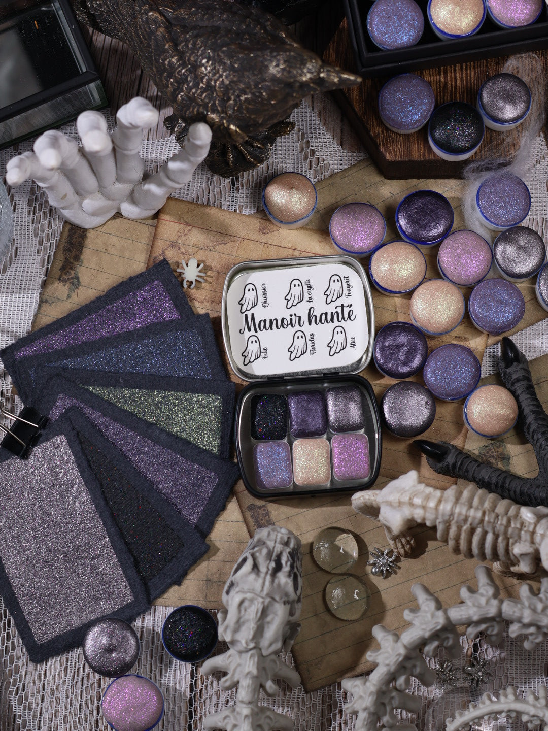 Le Manoir Hanté | Trousse de 6 aquarelles Halloween | Brillantes, étincelantes et solaires | artisanales | Brillantes, étincelantes et solaires | artisanales- 6 aquarelles à effets | aquarelle caméléons | aquarelles métallisées et pailletées | halloween