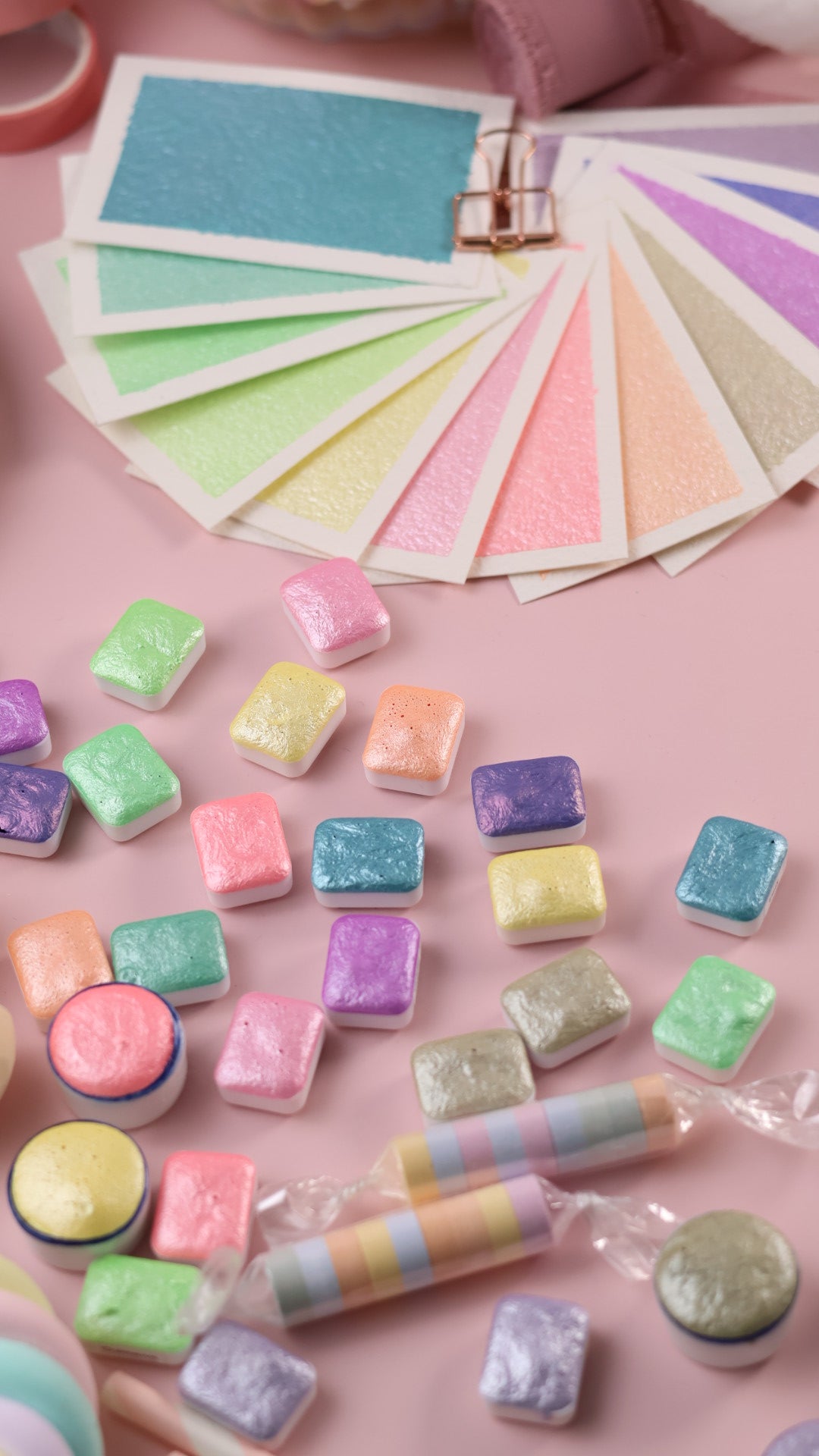 Candy | 12 metallische Pastell-Aquarellfarben | Handgefertigte Aquarellpalette | Intensives und brillantes Set