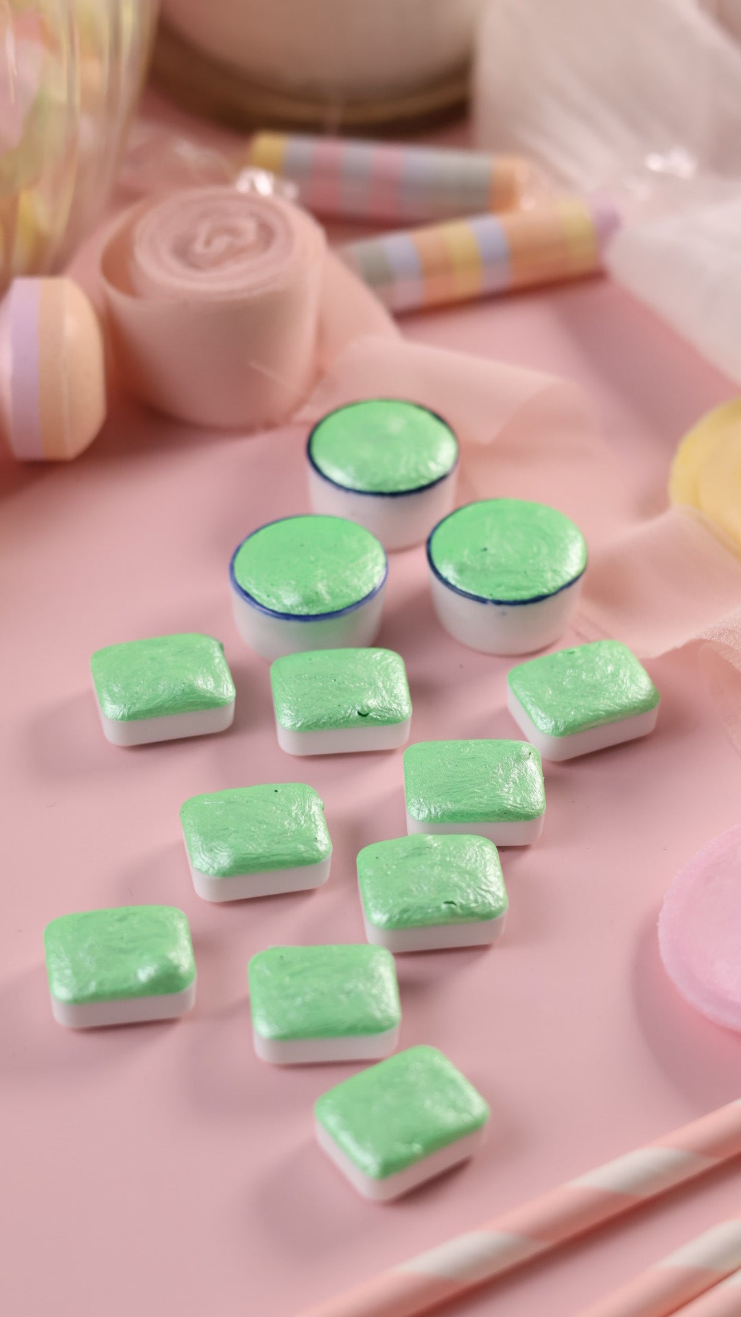Candy | 12 metallische Pastell-Aquarellfarben | Handgefertigte Aquarellpalette | Intensives und brillantes Set