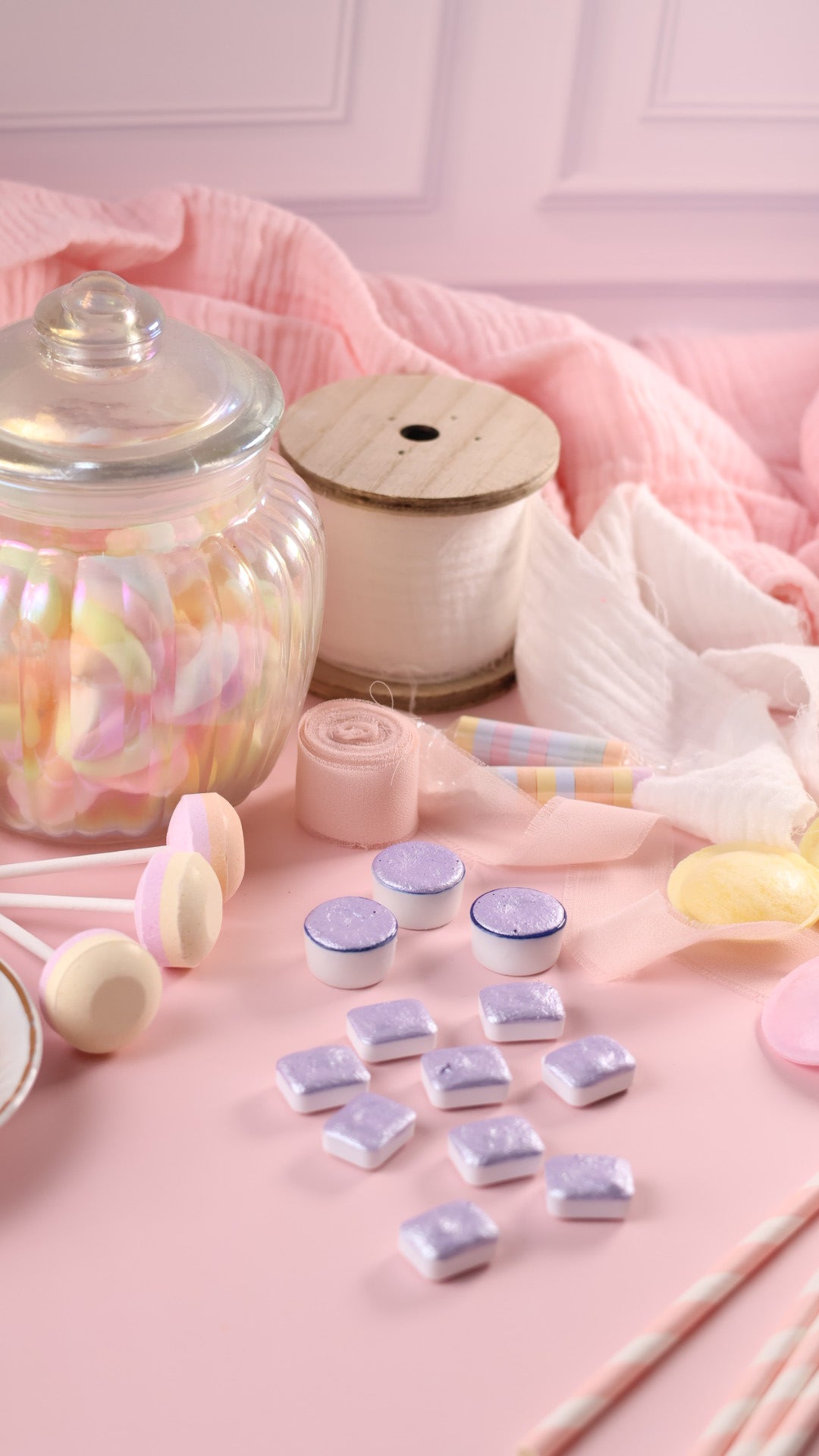 Candy | 12 metallische Pastell-Aquarellfarben | Handgefertigte Aquarellpalette | Intensives und brillantes Set