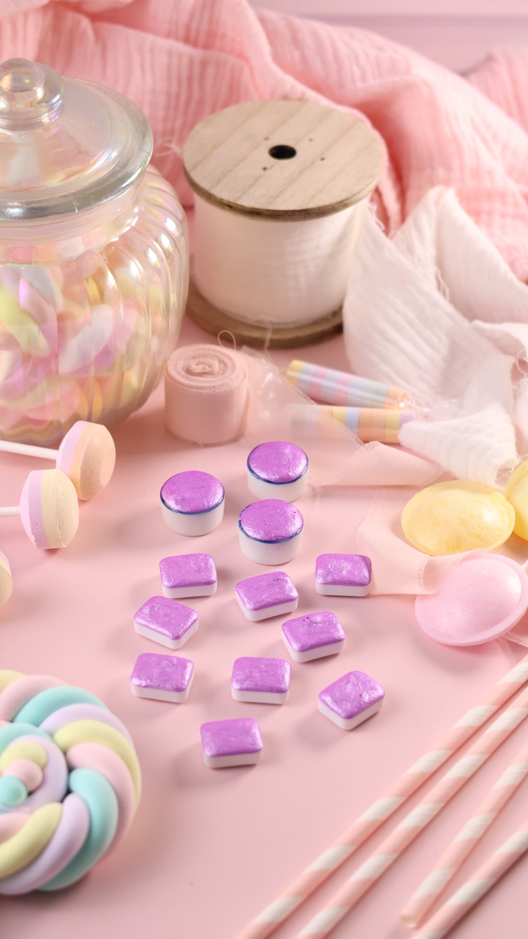 Candy | 12 metallische Pastell-Aquarellfarben | Handgefertigte Aquarellpalette | Intensives und brillantes Set