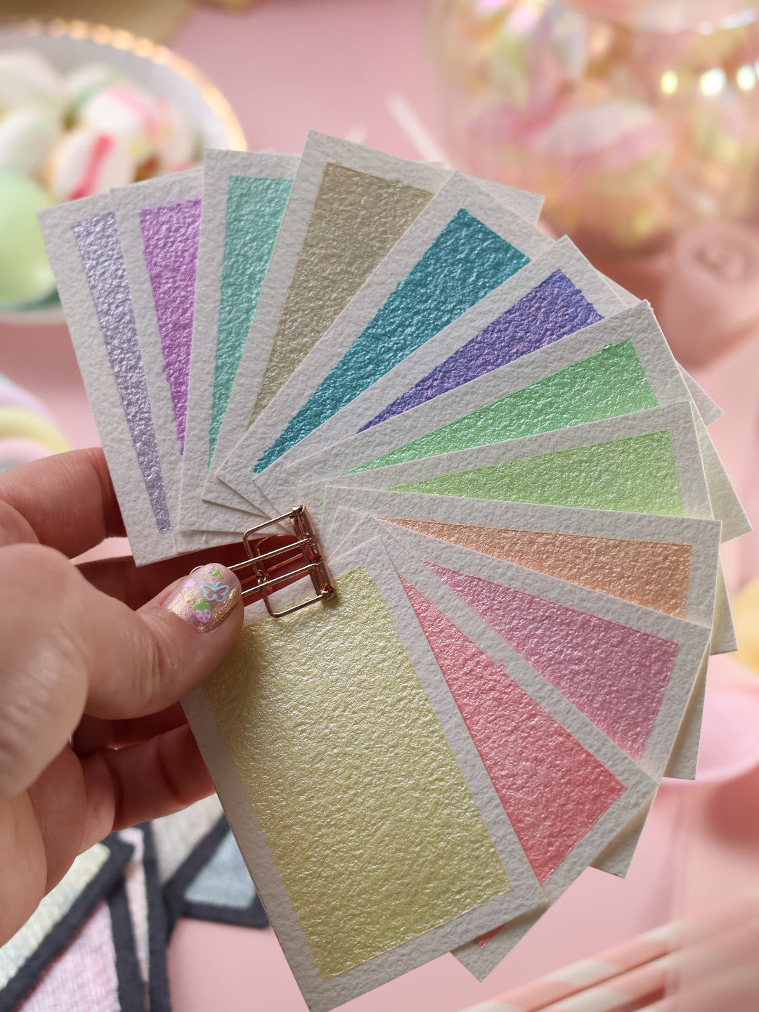 Candy | 12 metallische Pastell-Aquarellfarben | Handgefertigte Aquarellpalette | Intensives und brillantes Set