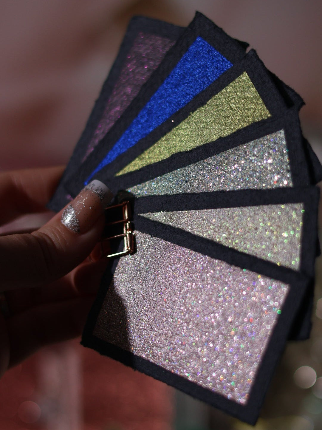 🎄✨ Boite Lueurs du monde – 18 godets d’aquarelle à effets | Noël 2025  | aquarelle métallisées et pailletées | aquarelle artisanat | cadeau Noël artiste peintre