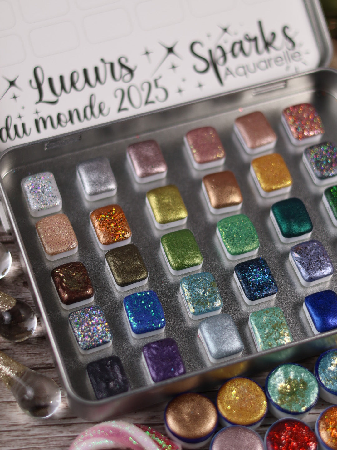 🎄✨ Méga Lueurs du monde – 30 godets d’aquarelle à effets | Noël 2025  | aquarelle métallisées et pailletées | aquarelle artisanat | cadeau Noël artiste peintre