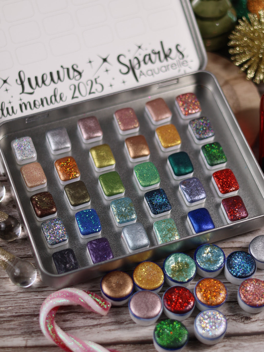 🎄✨ Méga Lueurs du monde – 30 godets d’aquarelle à effets | Noël 2025  | aquarelle métallisées et pailletées | aquarelle artisanat | cadeau Noël artiste peintre