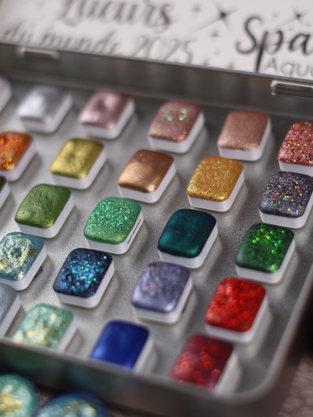 🎄✨ Méga Lueurs du monde – 30 godets d’aquarelle à effets | Noël 2025  | aquarelle métallisées et pailletées | aquarelle artisanat | cadeau Noël artiste peintre