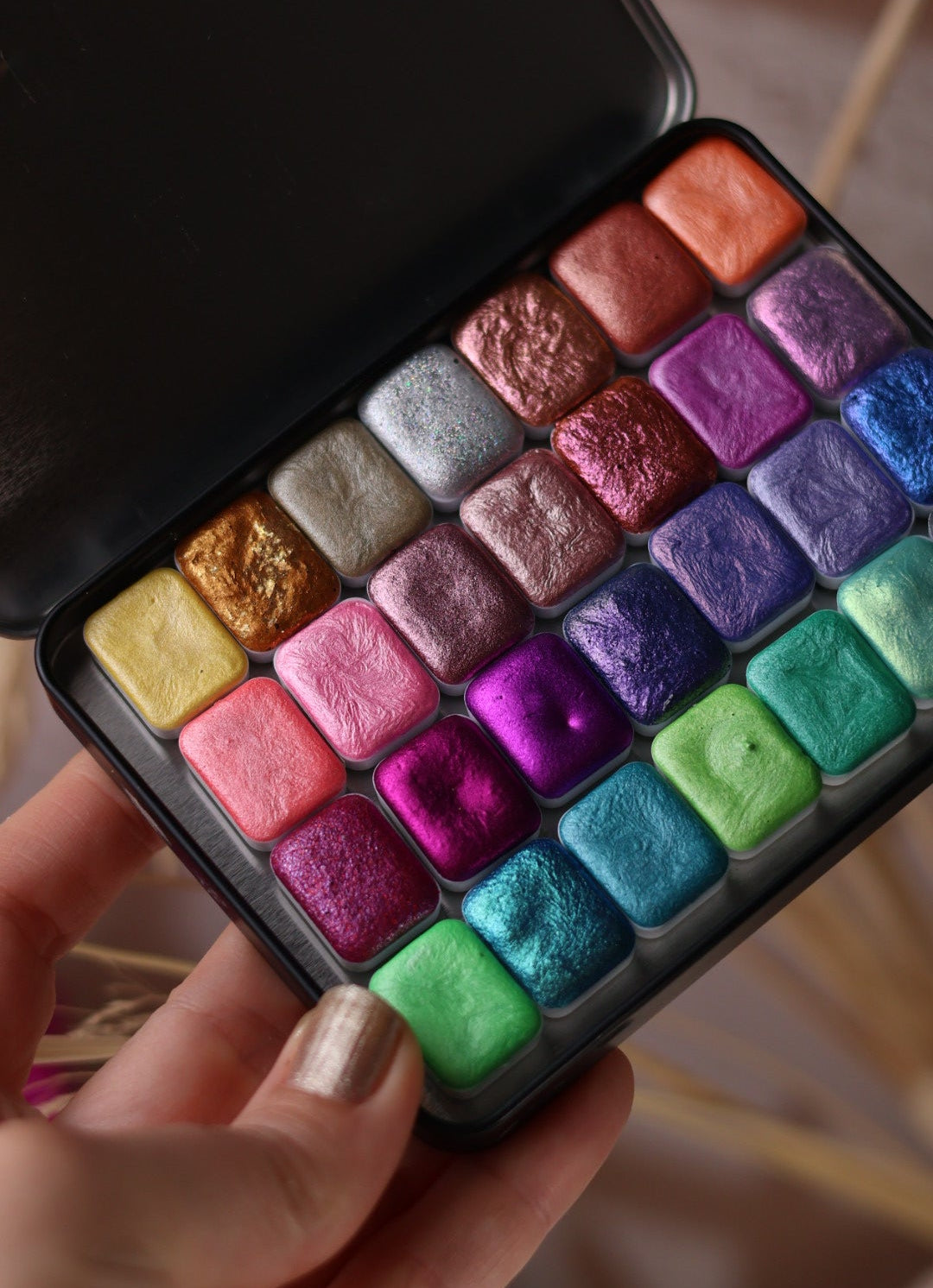 🎨 Palette voyage en acier – Emporte tes aquarelles partout ✨