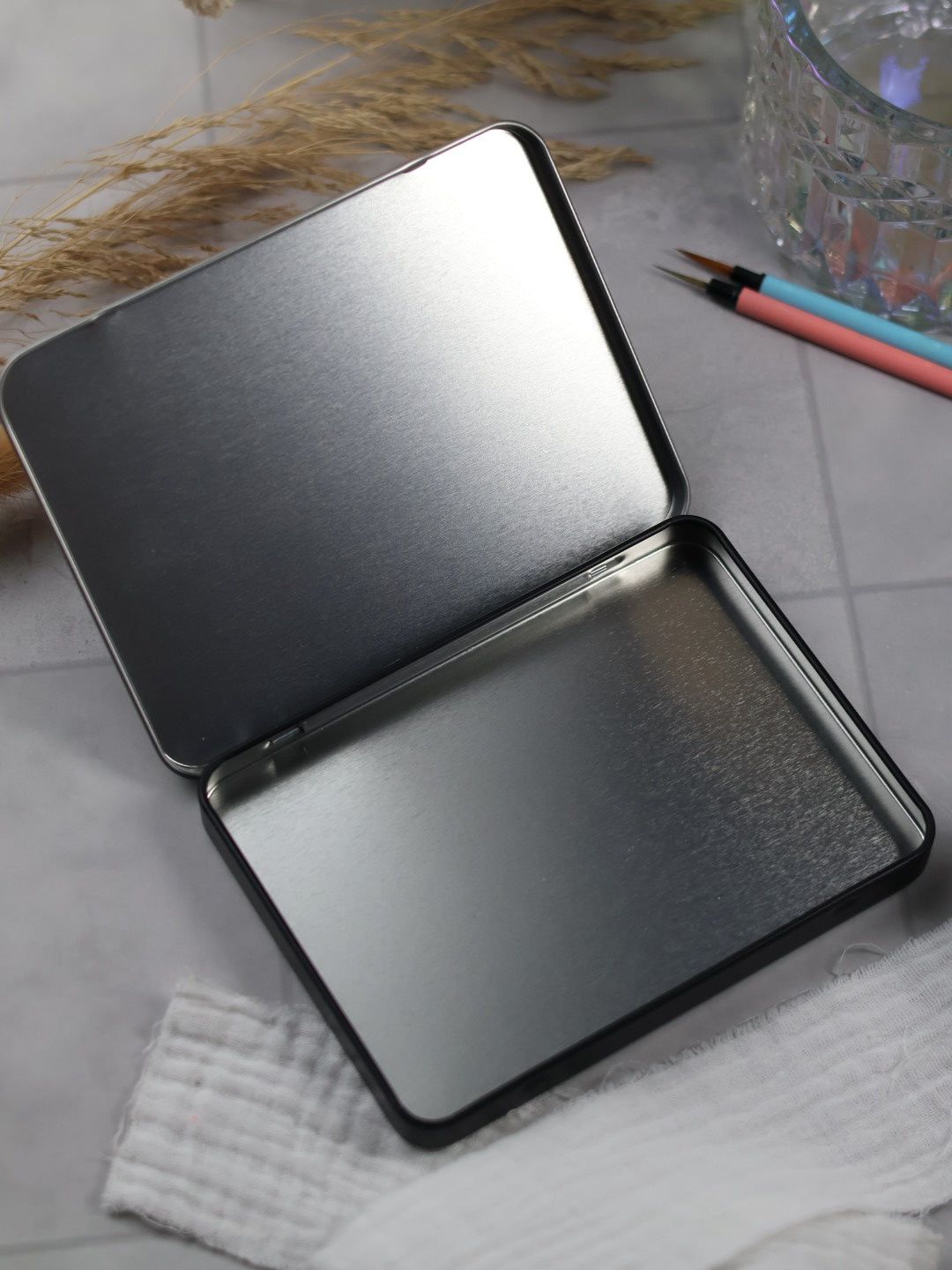 🎨 Palette voyage en acier – Emporte tes aquarelles partout ✨