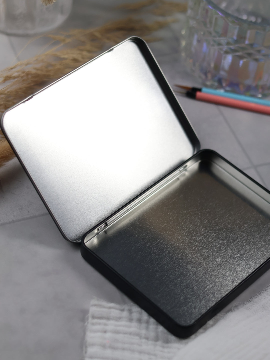🎨 Palette voyage en acier – Emporte tes aquarelles partout ✨