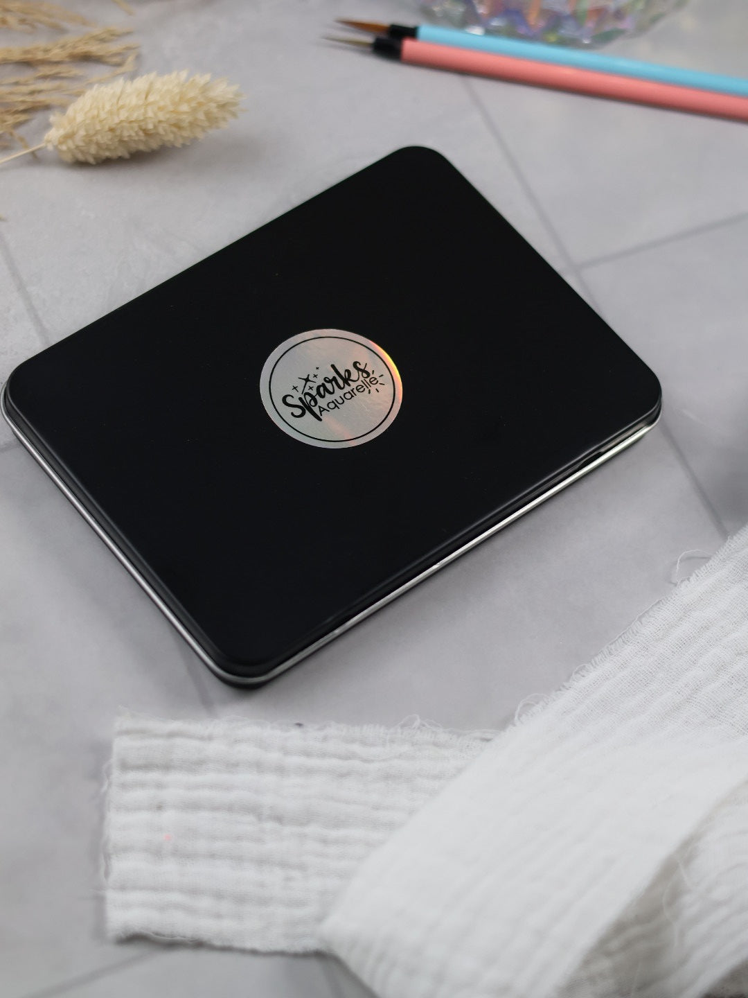 🎨 Palette voyage en acier – Emporte tes aquarelles partout ✨