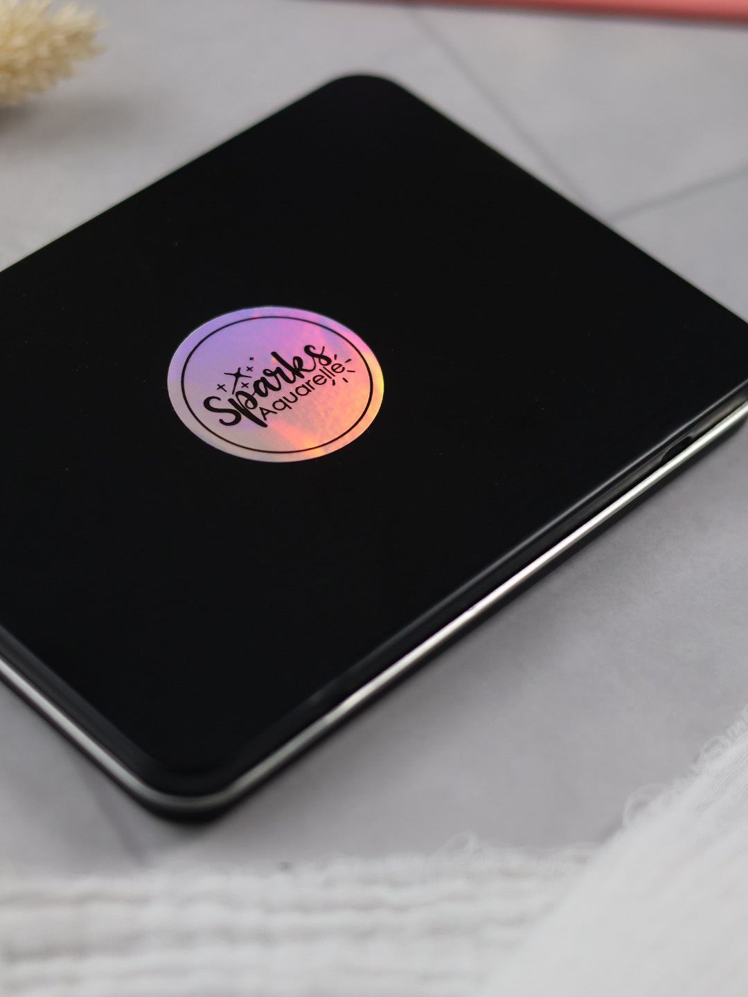🎨 Palette voyage en acier – Emporte tes aquarelles partout ✨