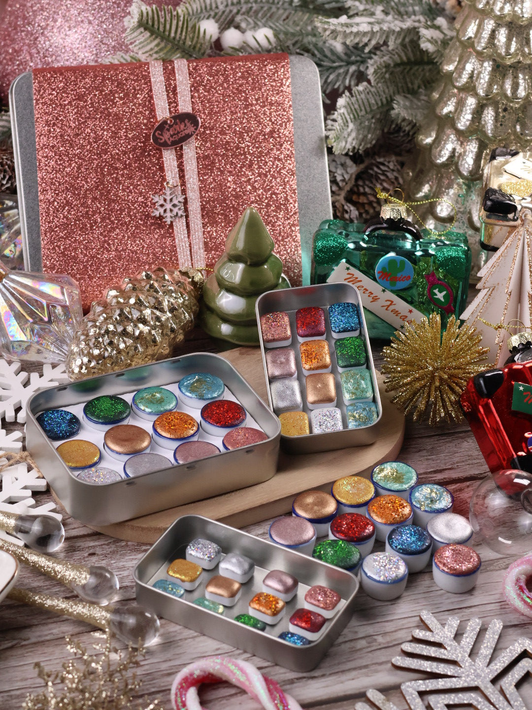 🎄✨ Lueurs du monde – 12 godets d’aquarelle à effets | Noël 2025  | aquarelle métallisées et pailletées | aquarelle artisanat | cadeau Noël artiste peintre