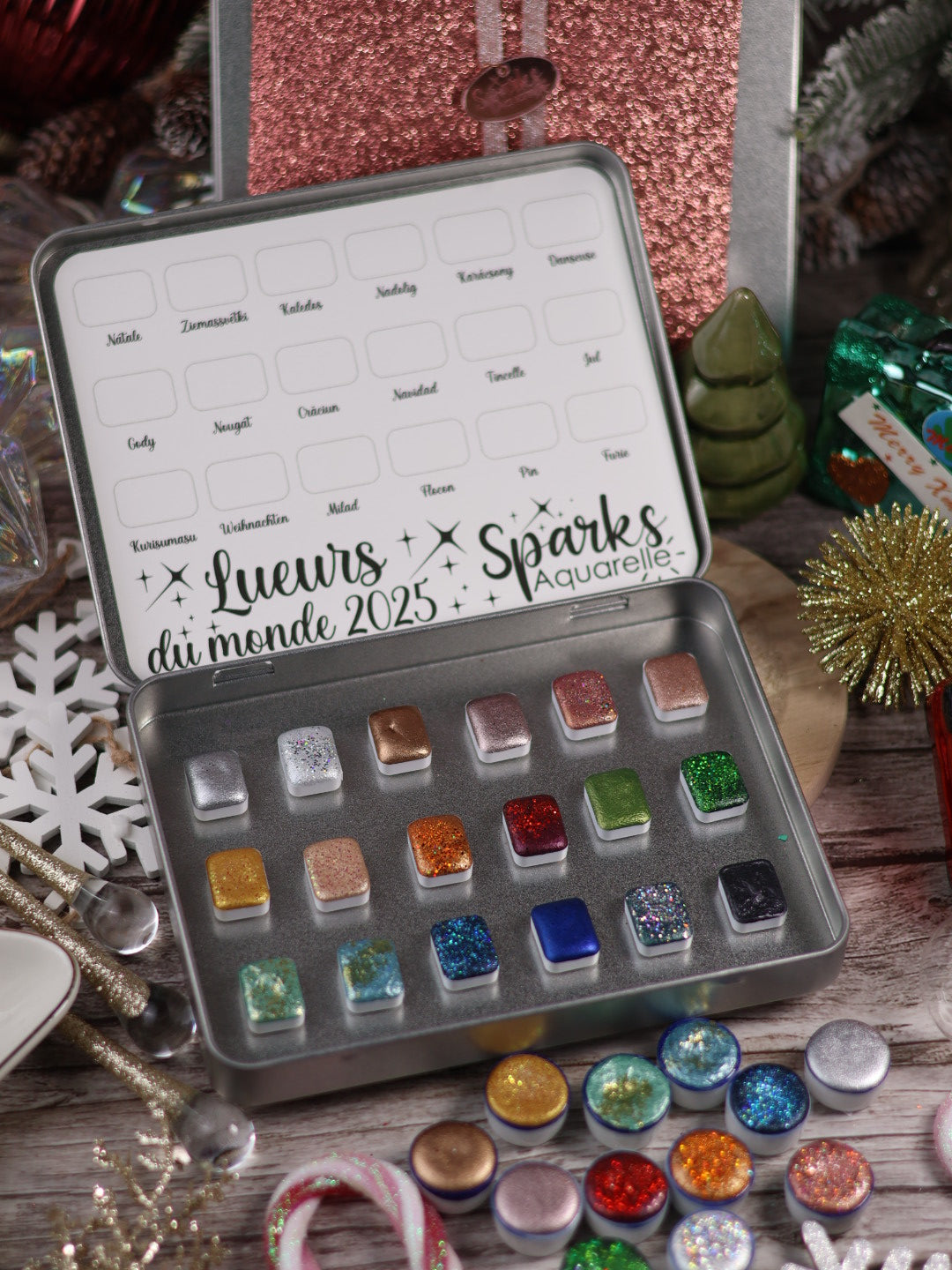 🎄✨ Boite Lueurs du monde – 18 godets d’aquarelle à effets | Noël 2025  | aquarelle métallisées et pailletées | aquarelle artisanat | cadeau Noël artiste peintre