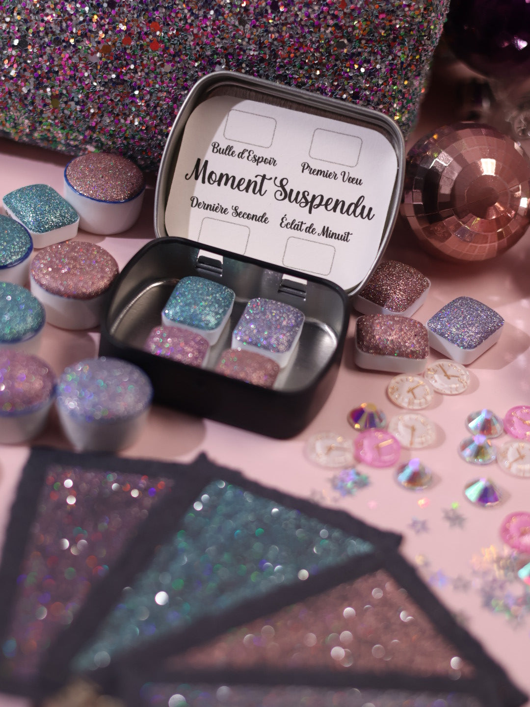 Moment Suspendu – 4 toppers d’aquarelle à paillettes pour sublimer vos créations | aquarelles | cadeau artiste | aquarelles artisanales