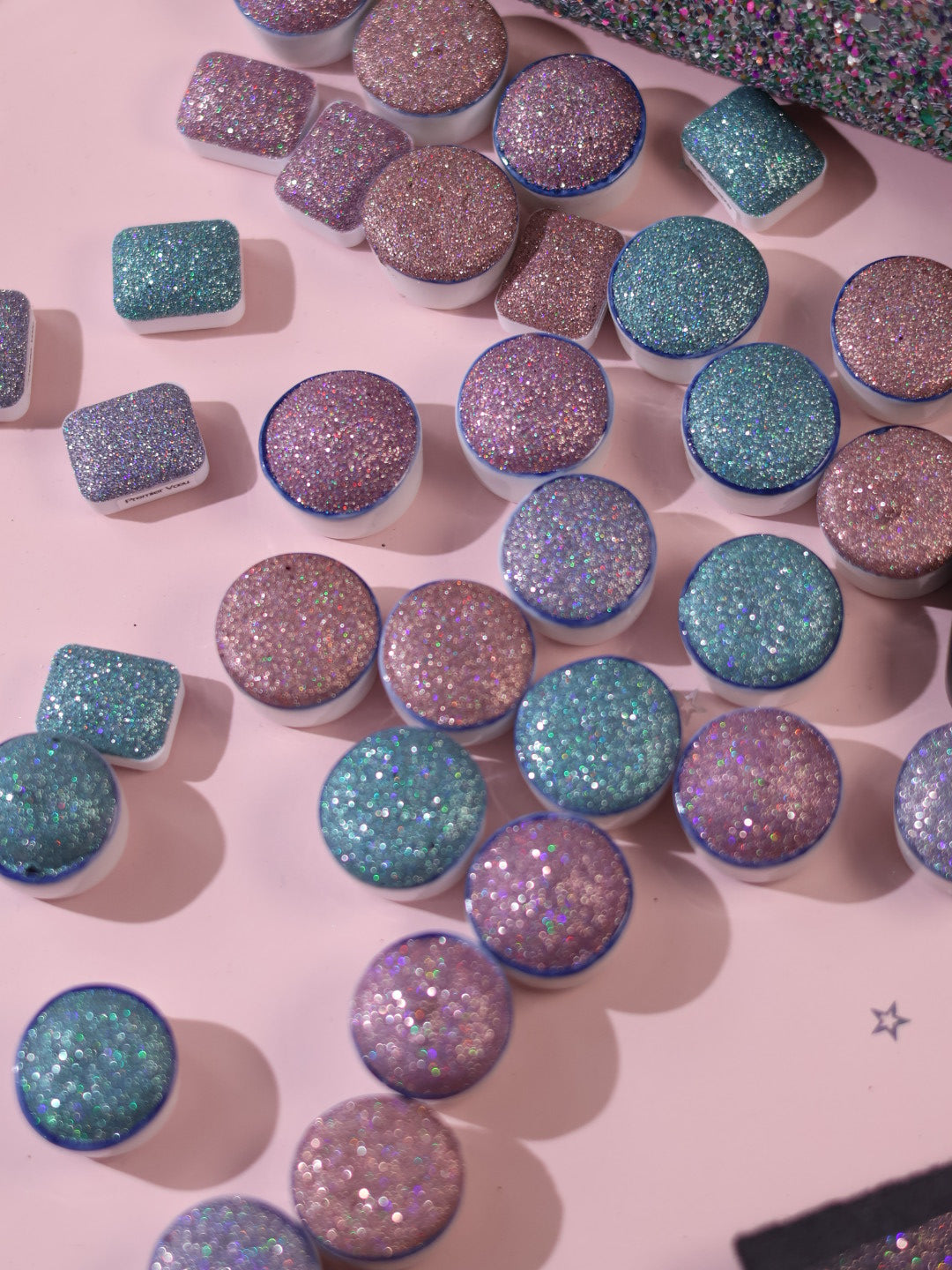 Moment Suspendu – 4 toppers d’aquarelle à paillettes pour sublimer vos créations | aquarelles | cadeau artiste | aquarelles artisanales