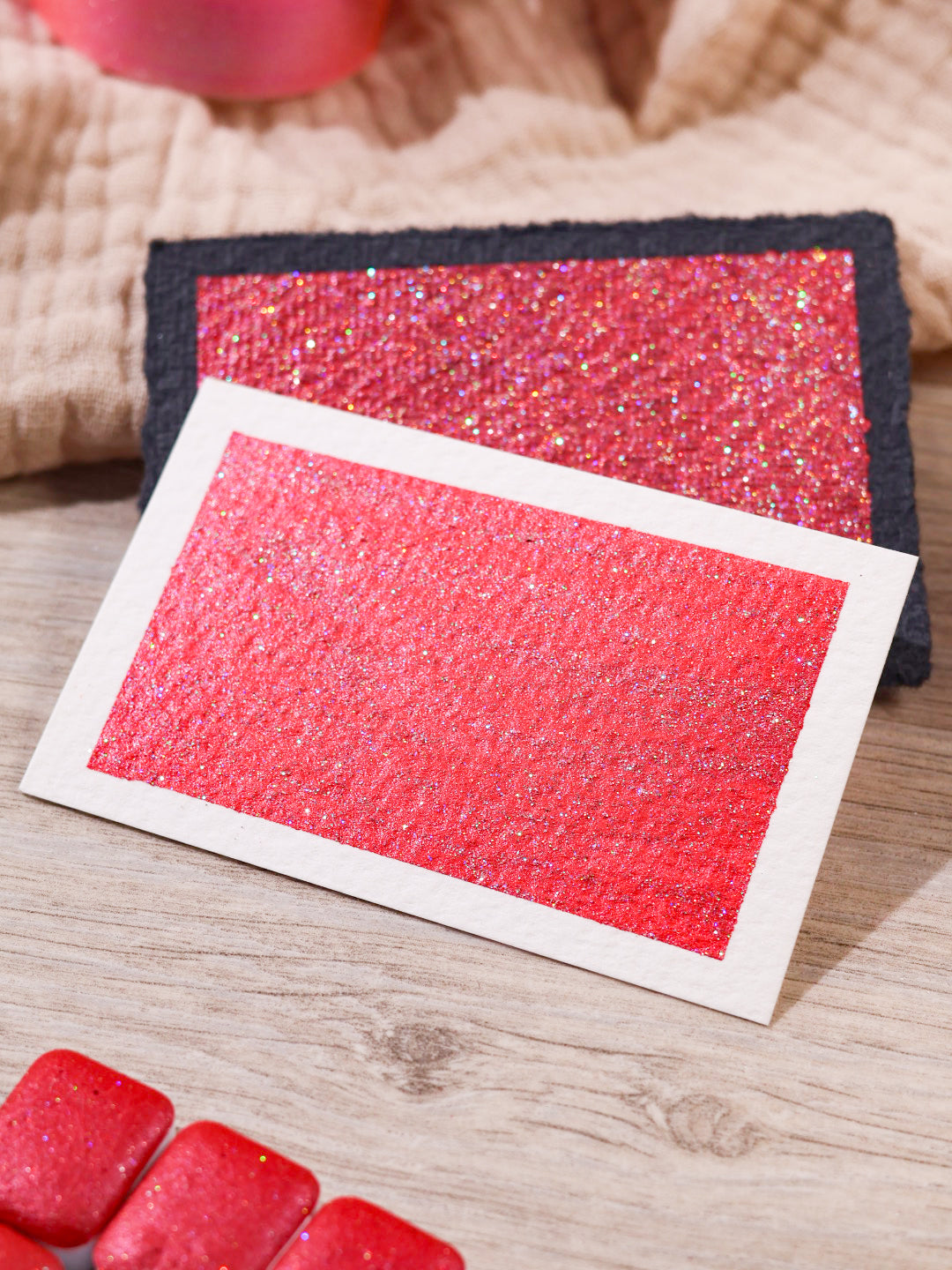 Cheerilee | Viertel Näpfchen Glitzer-Aquarellfarbe | Holografische rote Aquarellfarbe | Glitzerfarbe | Handgefertigt | Künstlergeschenk