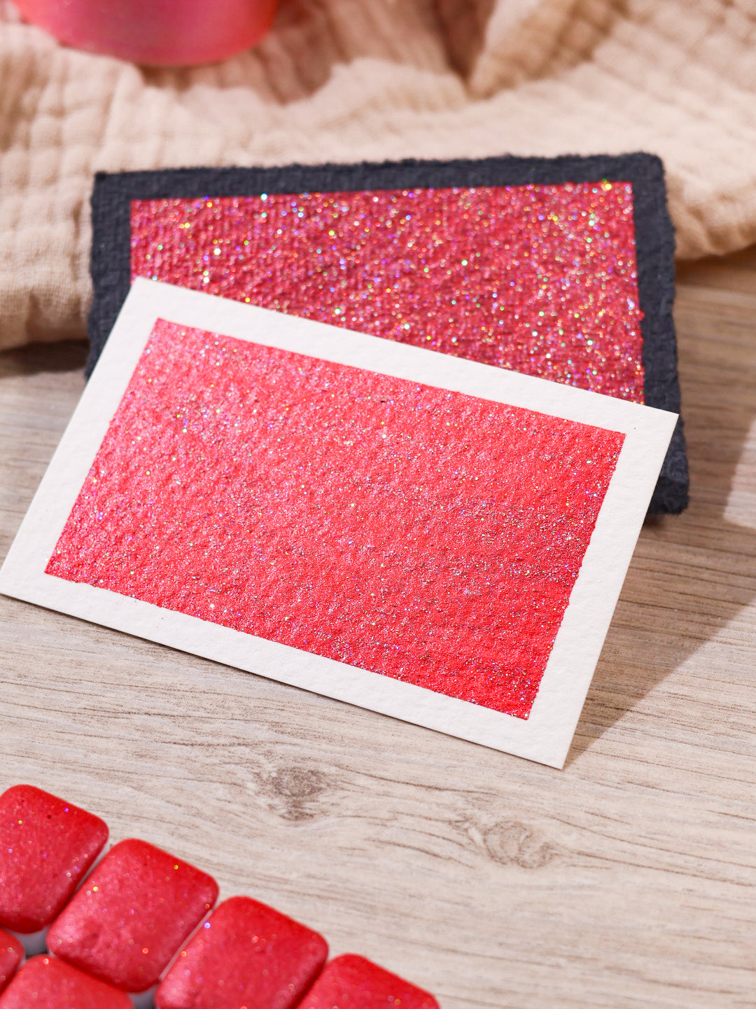 Cheerilee | Viertel Näpfchen Glitzer-Aquarellfarbe | Holografische rote Aquarellfarbe | Glitzerfarbe | Handgefertigt | Künstlergeschenk