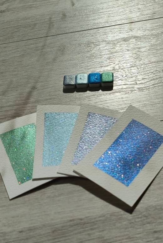 Pégase | 4 aquarelles pailletées bleu, vert et gris | aquarelles artisanales | fabriqué en France | paillettes holographiques