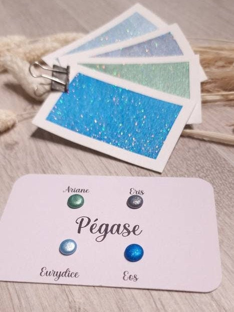 Pégase | Dot card 4 aquarelles pailletées bleu, vert et gris | aquarelles artisanales | fabriqué en France | paillettes holographiques