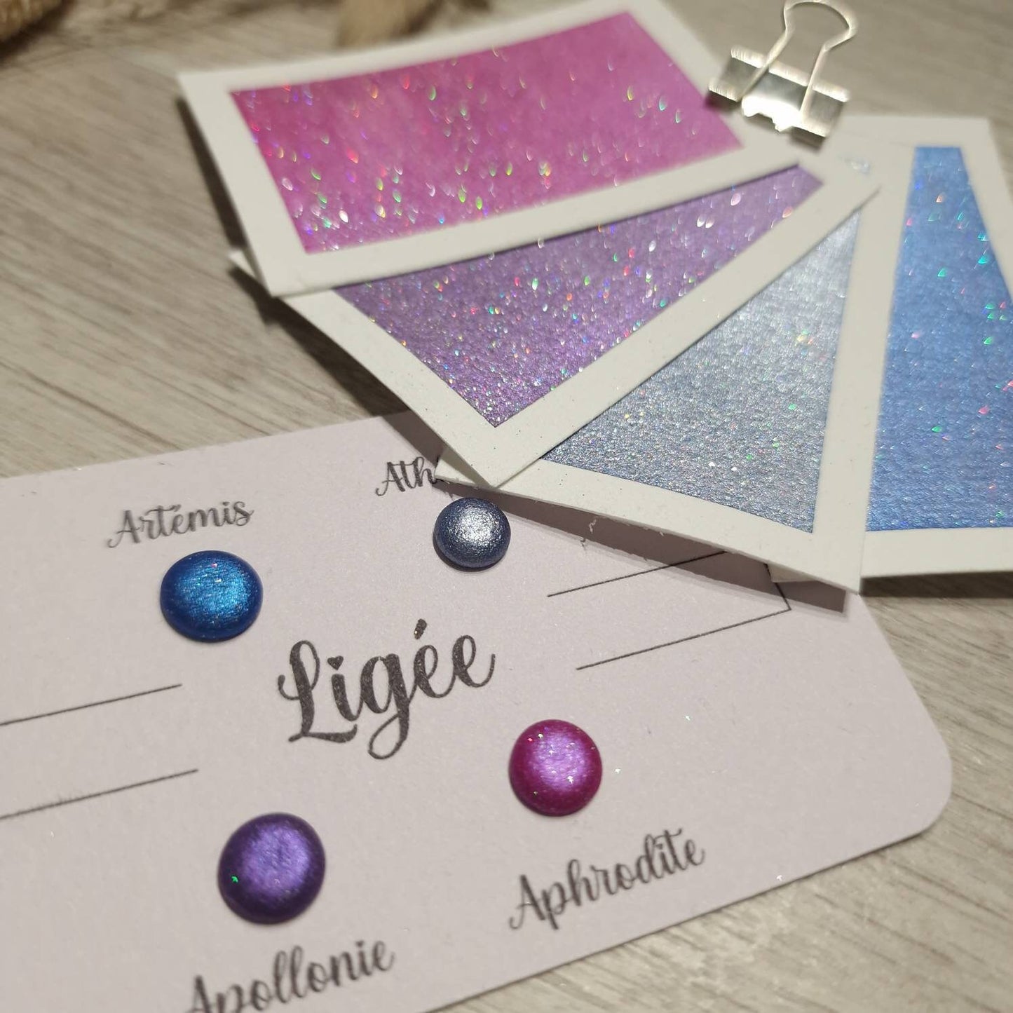 Ligée | Dot card 4 aquarelles pailletées rose, bleu, gris et violet | aquarelles artisanales | fabriqué en France | paillette holographique