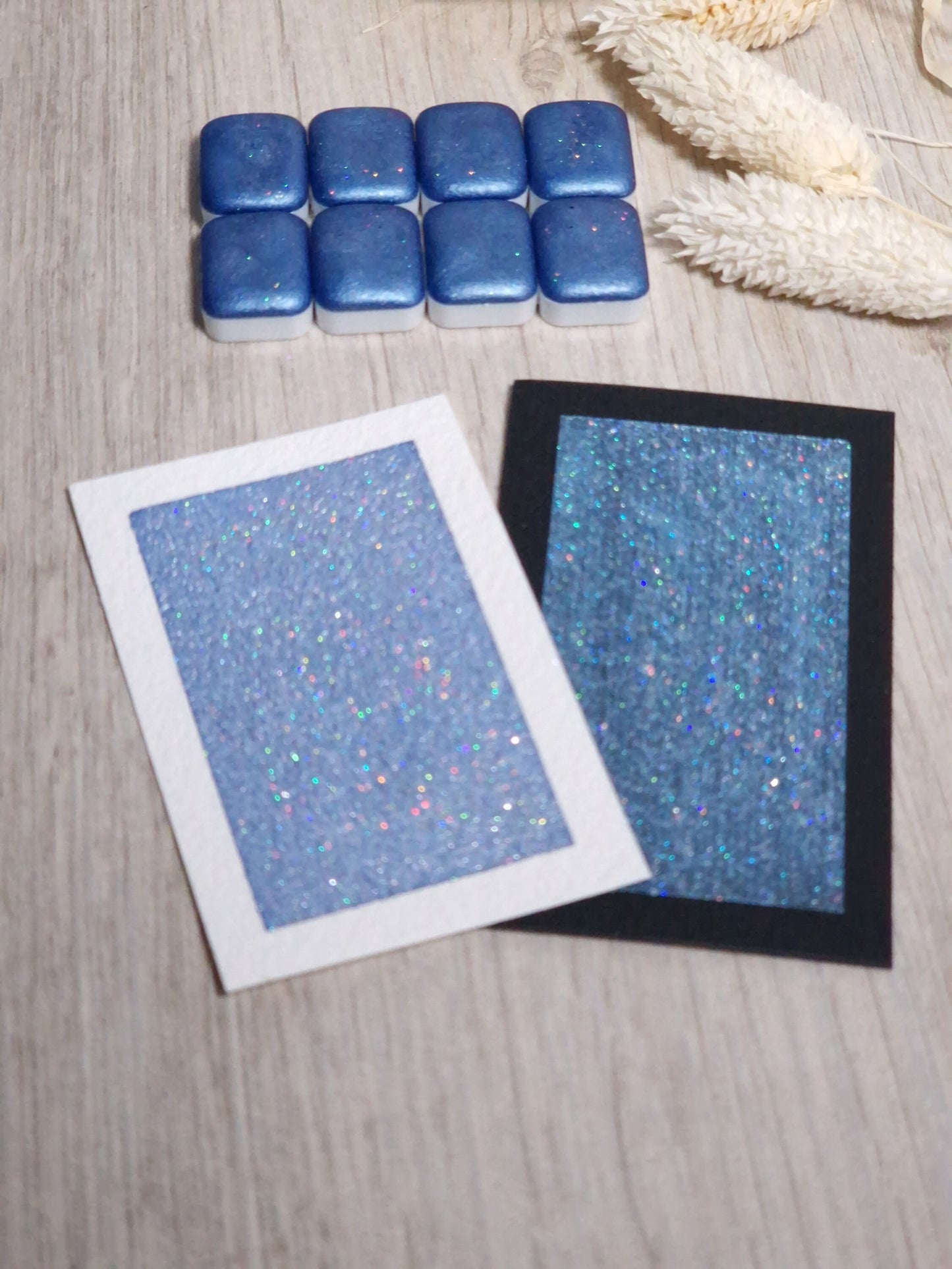 Izzy | Quart de godet d'aquarelle pailletée | aquarelle holographique bleue | aquarelle scintillante bleue| fabriquée à la main